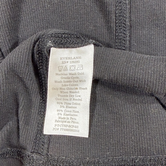 Everlane Women's Elegant Black Long Sleeve Tee - Picture 7 of 7